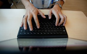 Ataque informático expõe mais de 400 milhões de contas em sites para adultos  