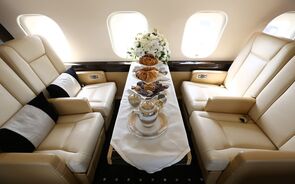 bombardier jacto privado