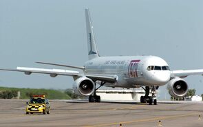 avião TACV Cabo Verde aeroporto Beja