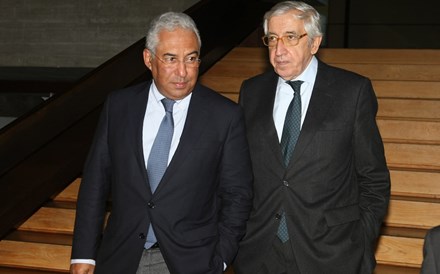  António Costa ao lado do 'chairman' do BPI, Artur Santos Silva