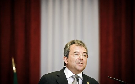 Carlos Costa vai negociar com Governo novo gestor do Banco de Portugal