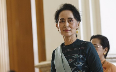 Suu Kyi não pode candidatar-se à Presidência, mas ficará com poder.