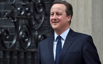 Rainha Isabel II aceita resignação de Cameron