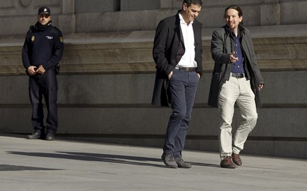 Reunião entre Sánchez e Iglesias deixa Espanha mais próxima de 'Governo de mudança'