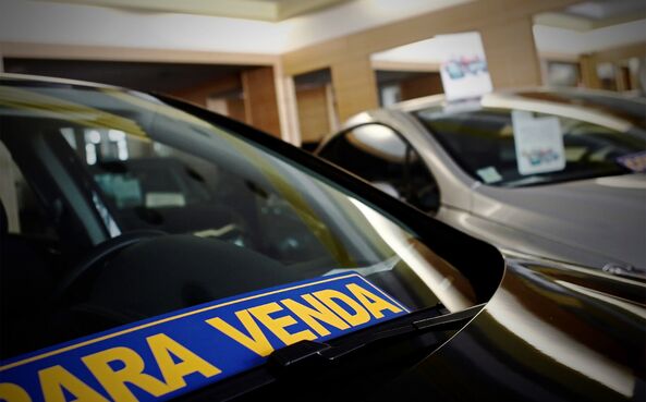 Mesmo que estejam para venda, se os carros forem usados esse custos pagam IRC.