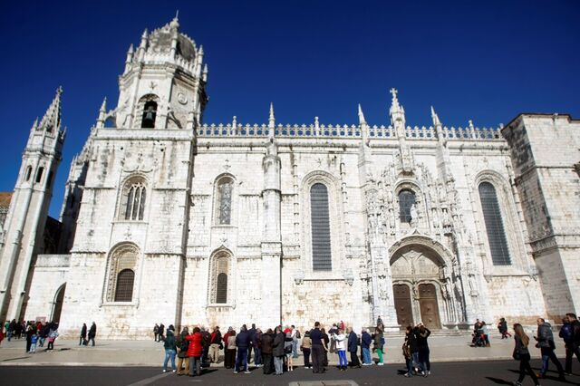 Trabalhadores de museus e monumentos nacionais em greve aos feriados a partir de hoje