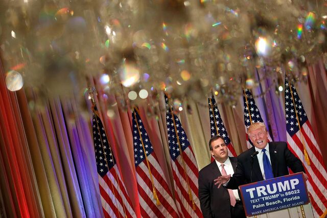 Trump cada vez mais inevitável, Clinton distancia-se de Sanders