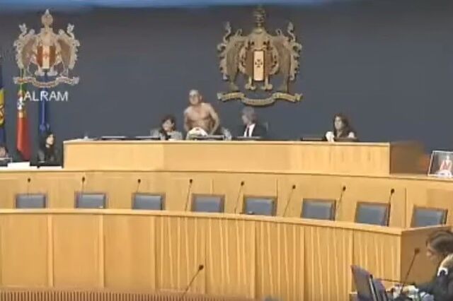 Madeira: Deputado invoca Cristo e despe-se em pleno Parlamento 