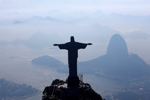 Brasil corta juros pela 10.ª vez consecutiva. Estão em mínimos históricos