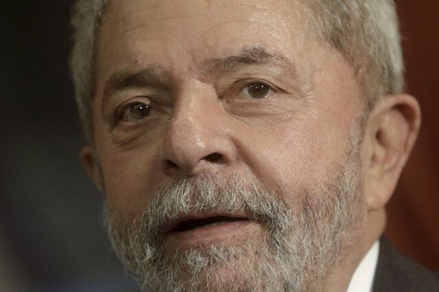 Lava Jato: Polícia faz buscas na casa de Lula da Silva e leva ex-presidente a depor em tribunal 