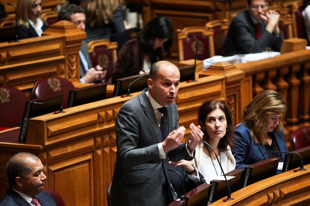 PSD e CDS exigem afastamento de Dijsselbloem 