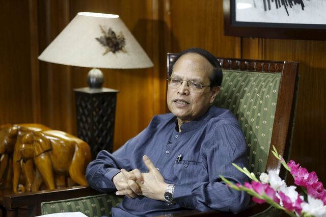 Governador do Bangladesh demite-se após roubo informático