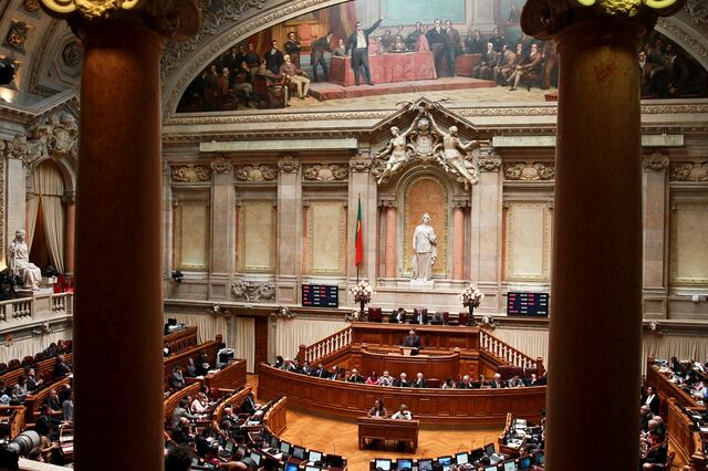 Deputados querem rever IVA dos partidos, mas sem consenso