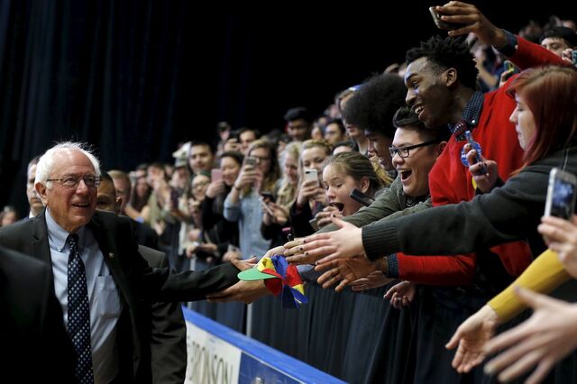 Democrata Sanders diz que vota em Clinton nas presidenciais nos EUA