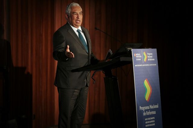 Costa quer China a investir na indústria e nos portos
