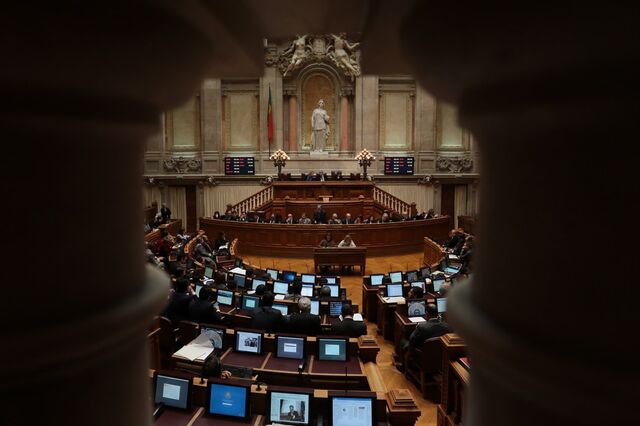 Esquerda pede cuidado no fecho de balcões da CGD
