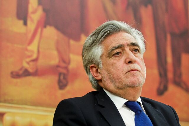 Luís Amado faz a ponte entre o Governo e o príncipe Aga Khan