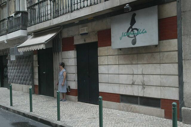 Donos de discotecas  Jamaica, Tokyo e Europa penhoram edifício 
