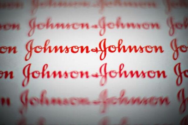 De que está a Johnson & Johnson a ser acusada?