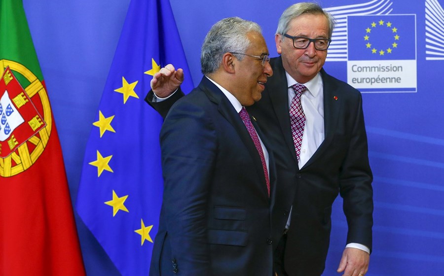 Juncker recebeu Costa em Bruxelas a 18 de Fevereiro antes de um Conselho Europeu. Portugal tem estado a desafiar as regras orçamentais europeias, ao mesmo tempo que repete que quer cumprir com todas elas.