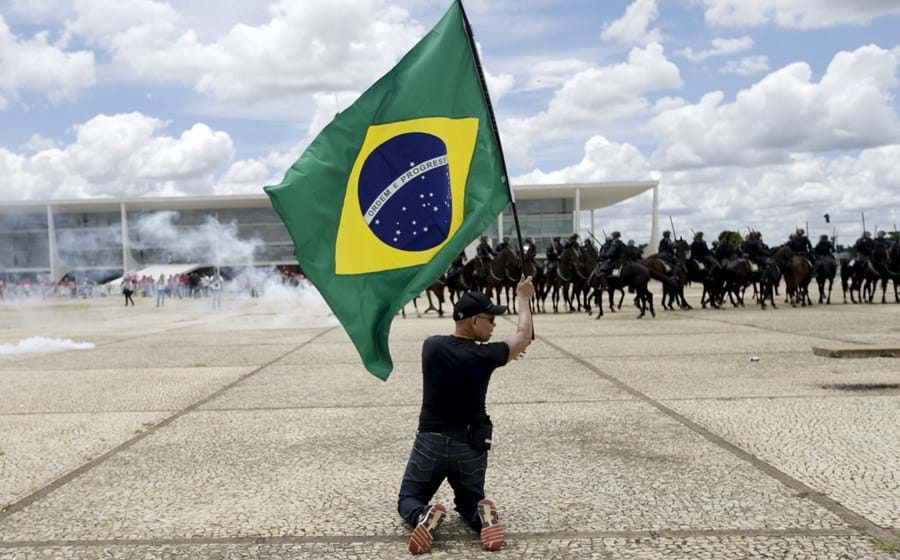 No dia da tomada de posse de Lula da Silva, houve manifestações em Brasília.
