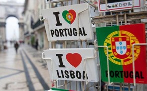 Portugal tem um grande défice de habitação, em particular entre os ciganos, diz comissário europeu