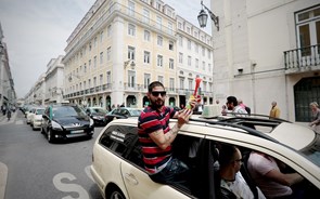 Taxistas vão pedir indemnização de seis milhões de euros à Uber