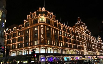 Colunex deita-se no quarto luxuoso do Harrods