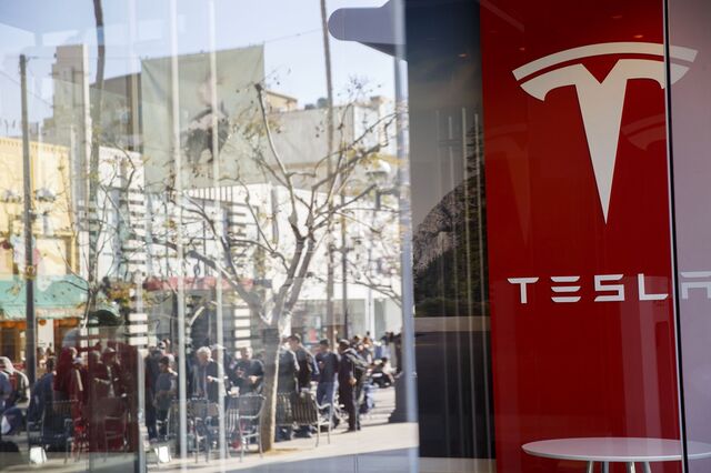 Tesla: Carros de condução autónoma causam primeira morte