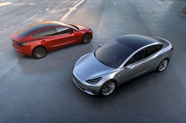 Vai comprar um Tesla? Já vem preparado para circular sozinho