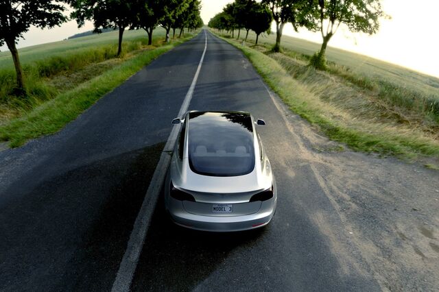 Tesla planeia aumentar os preços no Reino Unido devido ao Brexit