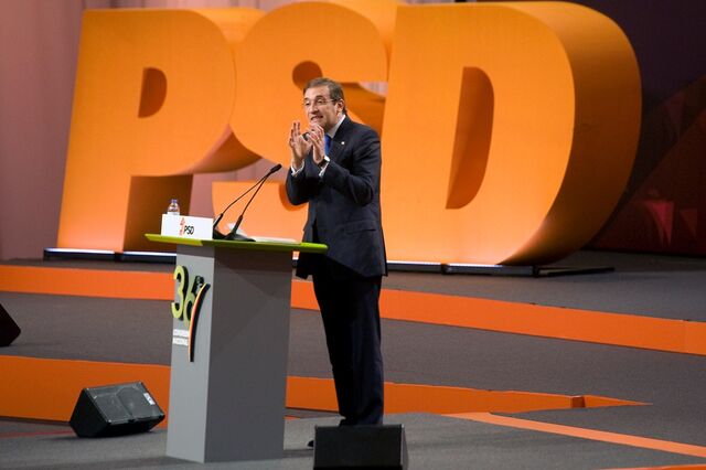 Passos: Se PM insistir em nada dizer sobre a Caixa, será 'desrespeito para com portugueses'