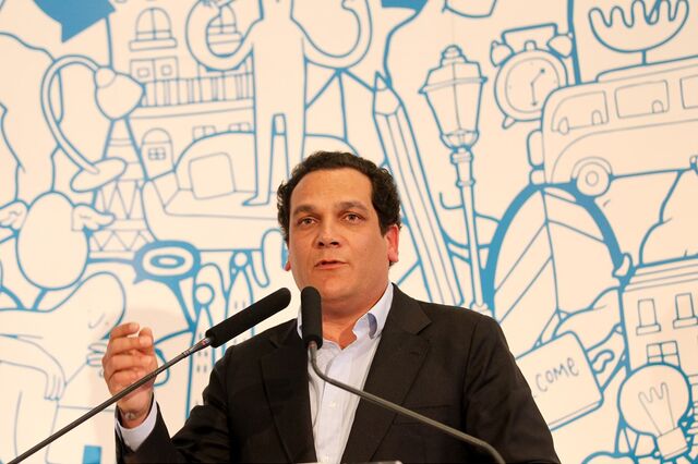 Governo associa-se a empresas para delinear estratégia para a indústria