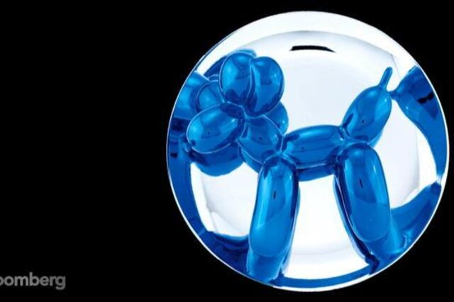 O icónico cão-balão de Jeff Koons servido num prato