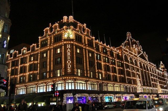Colunex deita-se no quarto luxuoso do Harrods