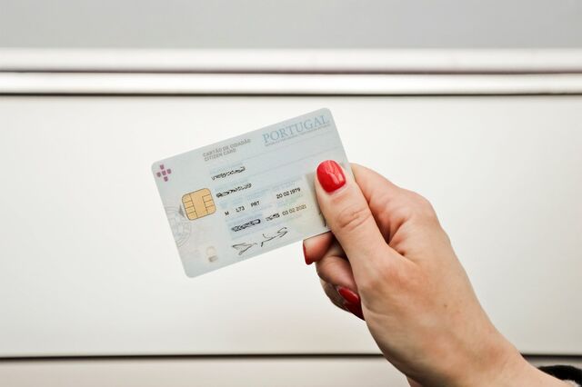 Governo culpa utentes pelos atrasos no Cartão de Cidadão