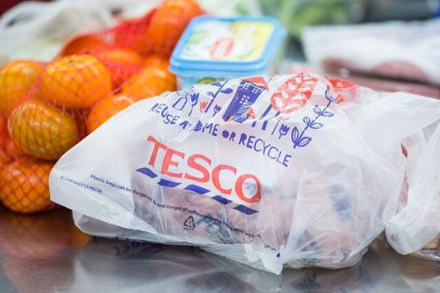 Tesco compra Booker por 4,35 mil milhões
