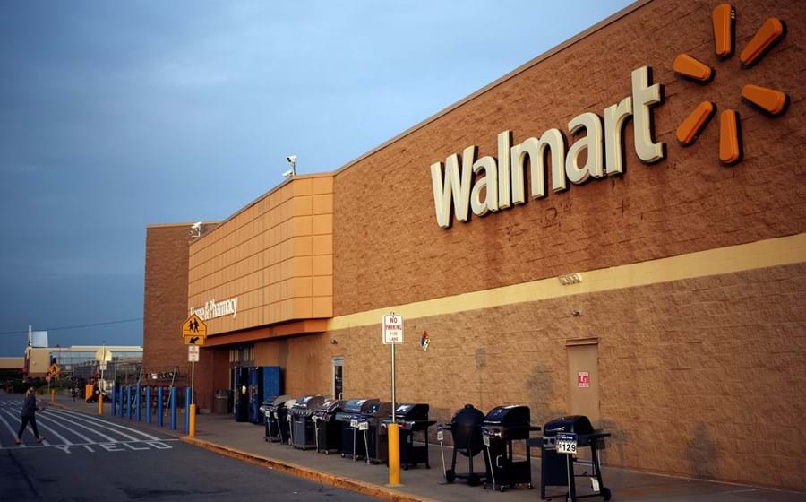 15º Lugar: Walmart eCommerce. A compensação média total por ano da tecnológica ronda os 149.000 dólares (131.276 euros). Dividido por 14 meses, este valor equivale a uma remuneração de 10.643 dólares/mês (9.377 euros/mês).