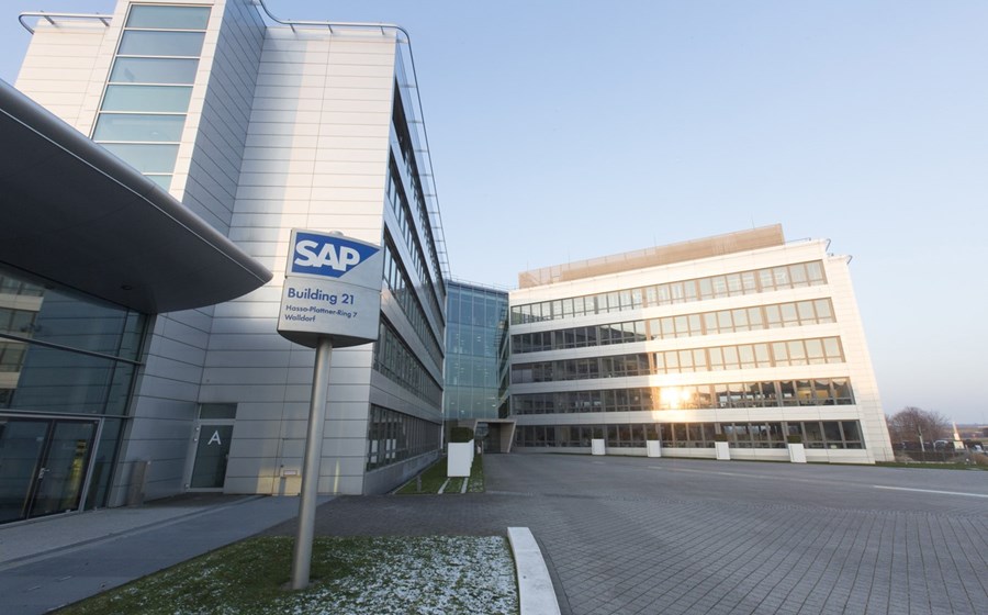 16º Lugar: SAP. A tecnológica paga em média por ano aos seus funcionários 148.431 dólares (130.775 euros). Dividido por 14 meses, este valor equivale a uma remuneração de 10.602 dólares/mês (9.341 euros/mês).