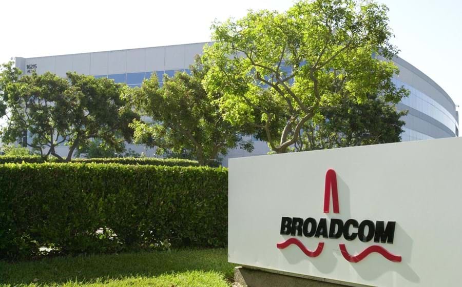 25º Lugar: Broadcom. A compensação média mensal oferecida pela tecnológica é semelhante à da Adobe. Contas feitas: 140.000 dólares por ano (123.347 euros); remuneração mensal de 10.000 dólares (8.811 euros/mês).