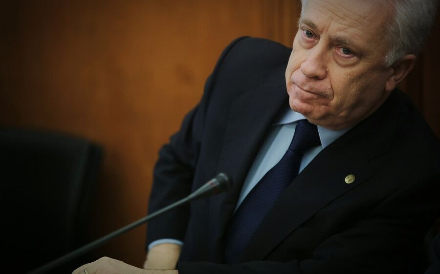 carlos costa 