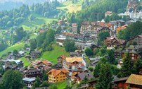 5 Wengen, Suíça. Empoleirada nos Alpes, esta é uma das aldeias onde se encontra aquela Suíça dos cartões postais.