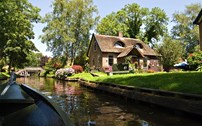 7 Giethoorn, Países Baixos. Tem menos de dois mil habitantes e é conhecida como a 'Veneza da Holanda'. No centro mais antigo só se pode andar a pé ou de bicicleta.