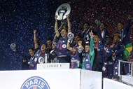 PSG (Paris Saint-Germain) é hexacampeão de França. 