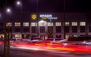 Amazon decepciona mercado: lucros caem e despesas aumentam