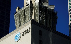 Já há acordo para mega-fusão entre AT&T e Time Warner