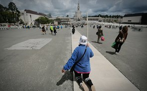 Papa em Fátima: Quase mil euros por uma noite em saco-cama