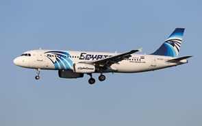 Egyptair: Destroços avistados no Mediterrâneo, Egipto admite atentado