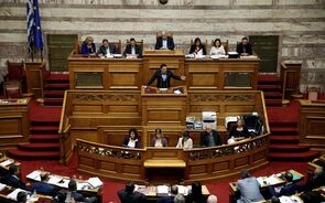 alexis tsipras parlamento