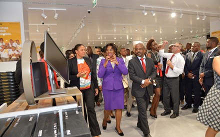Isabel dos Santos na inauguração do hipermercado em Luanda: 'É nosso'
